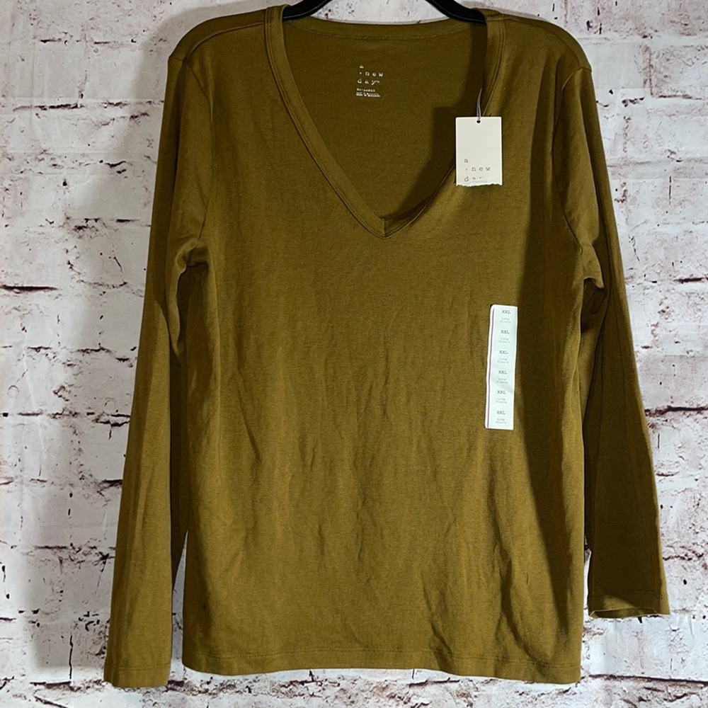 Long sleeve tee